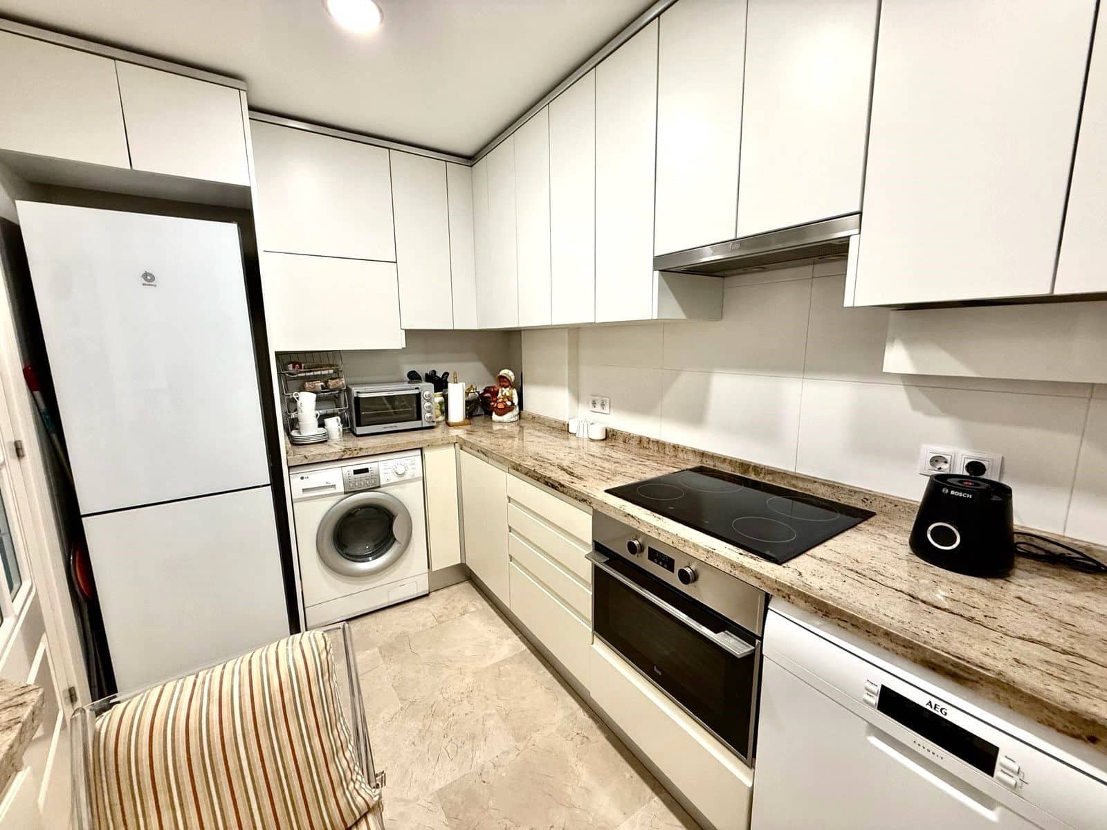 2 makuuhuone Huoneisto myytävänä paikassa Finestrat mukana uima-altaan 
autotalli - 359 000 € (Ref: 9900208)