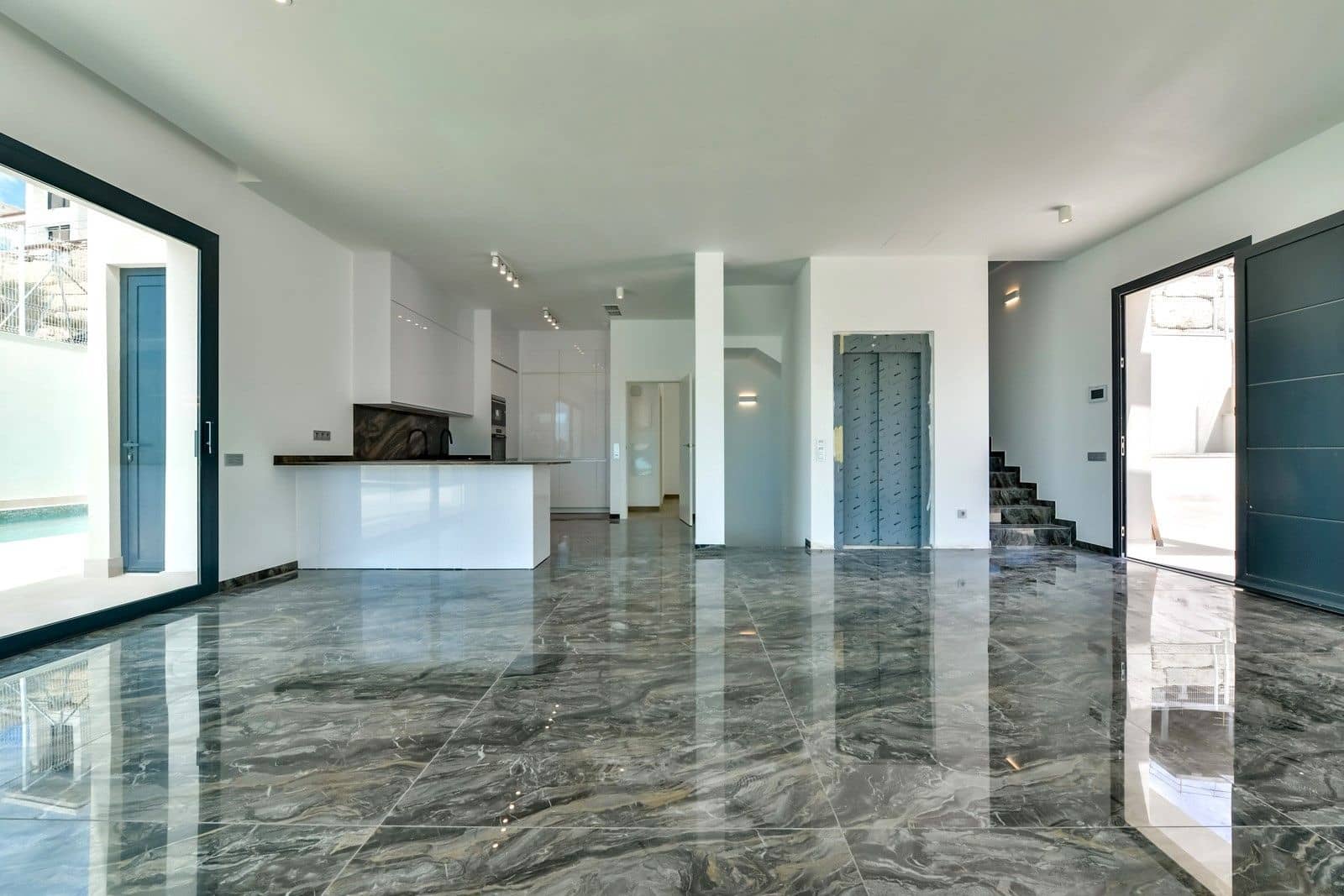 7 bedroom Villa for sale in Finestrat with pool garage - € 1,900,000 (Ref: 9937531)