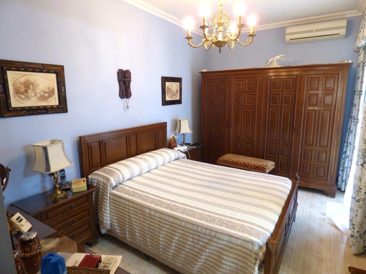 6 chambre Villa/Maison à vendre à Benidorm avec piscine garage - 460 000 € (Ref: 9945297)