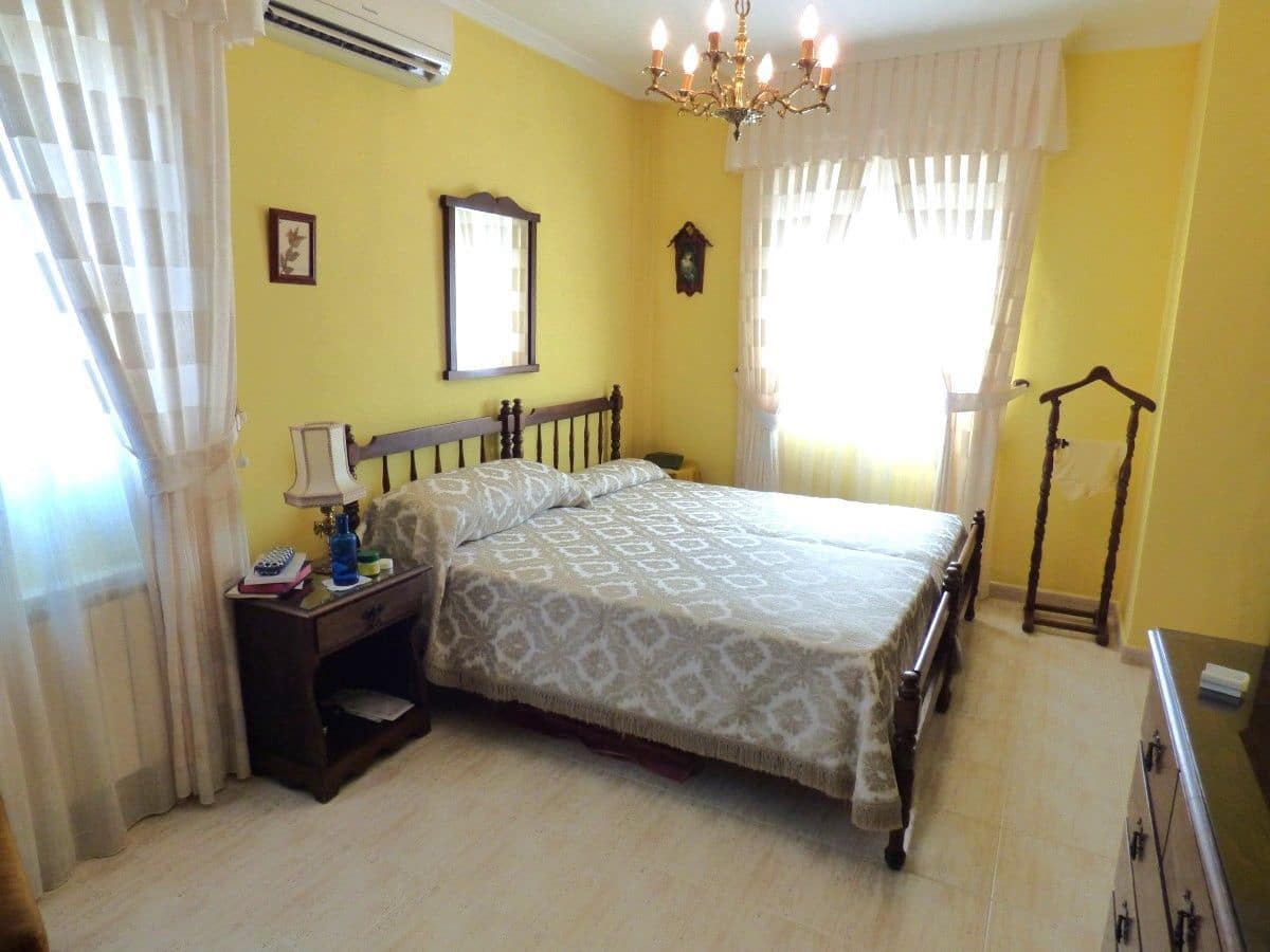 6 chambre Villa/Maison à vendre à Benidorm avec piscine garage - 460 000 € (Ref: 9945297)