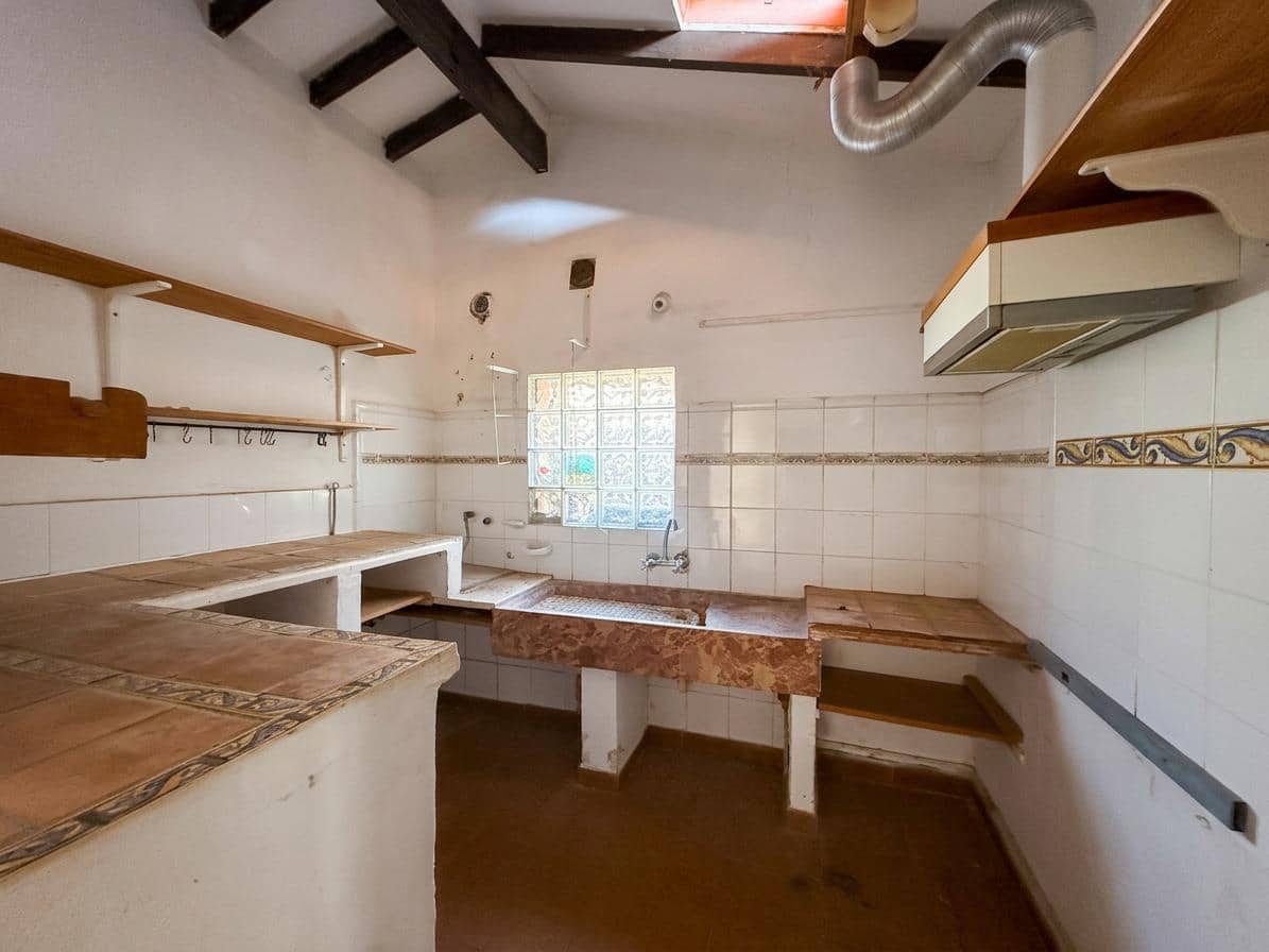 7 bedroom Finca/Country House for sale in Llucmajor with pool - € 640,000 (Ref: 10064729)