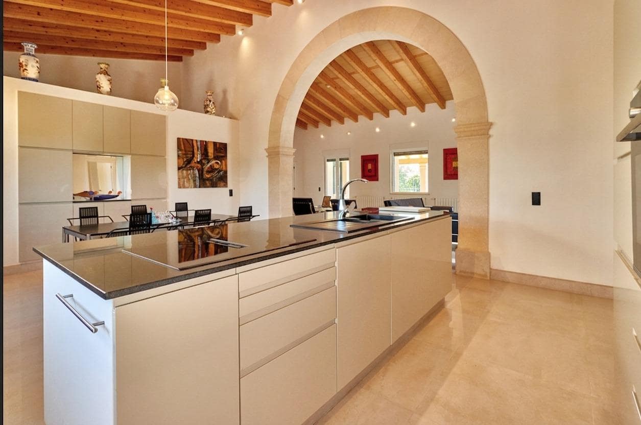 6 Zimmer Finca/Landgut zu verkaufen in Llucmajor mit Pool Garage - 3.990.000 € (Ref: 10078426)