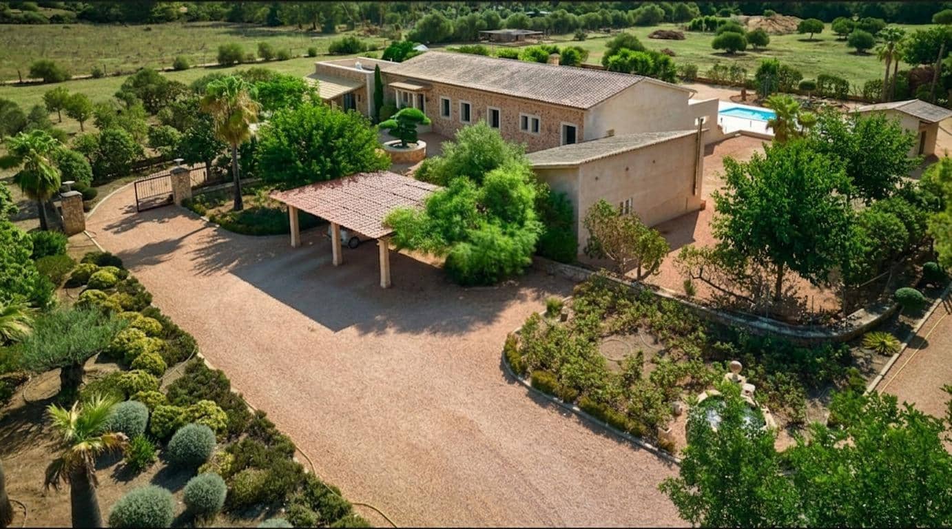 6 Zimmer Finca/Landgut zu verkaufen in Llucmajor mit Pool Garage - 3.990.000 € (Ref: 10078426)
