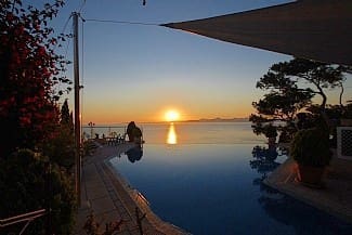 4 bedroom Villa for sale in Badia Blava with pool garage - € 3,360,000 (Ref: 6169852)