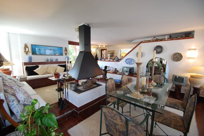 4 bedroom Villa for sale in Badia Blava with pool garage - € 3,360,000 (Ref: 6169852)