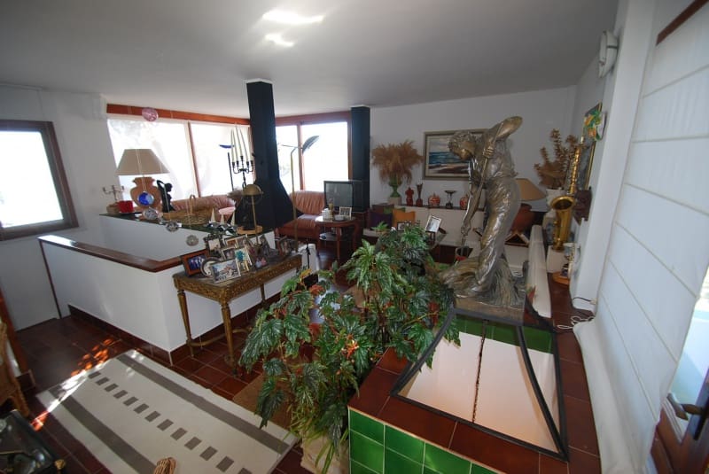 4 bedroom Villa for sale in Badia Blava with pool garage - € 3,360,000 (Ref: 6169852)