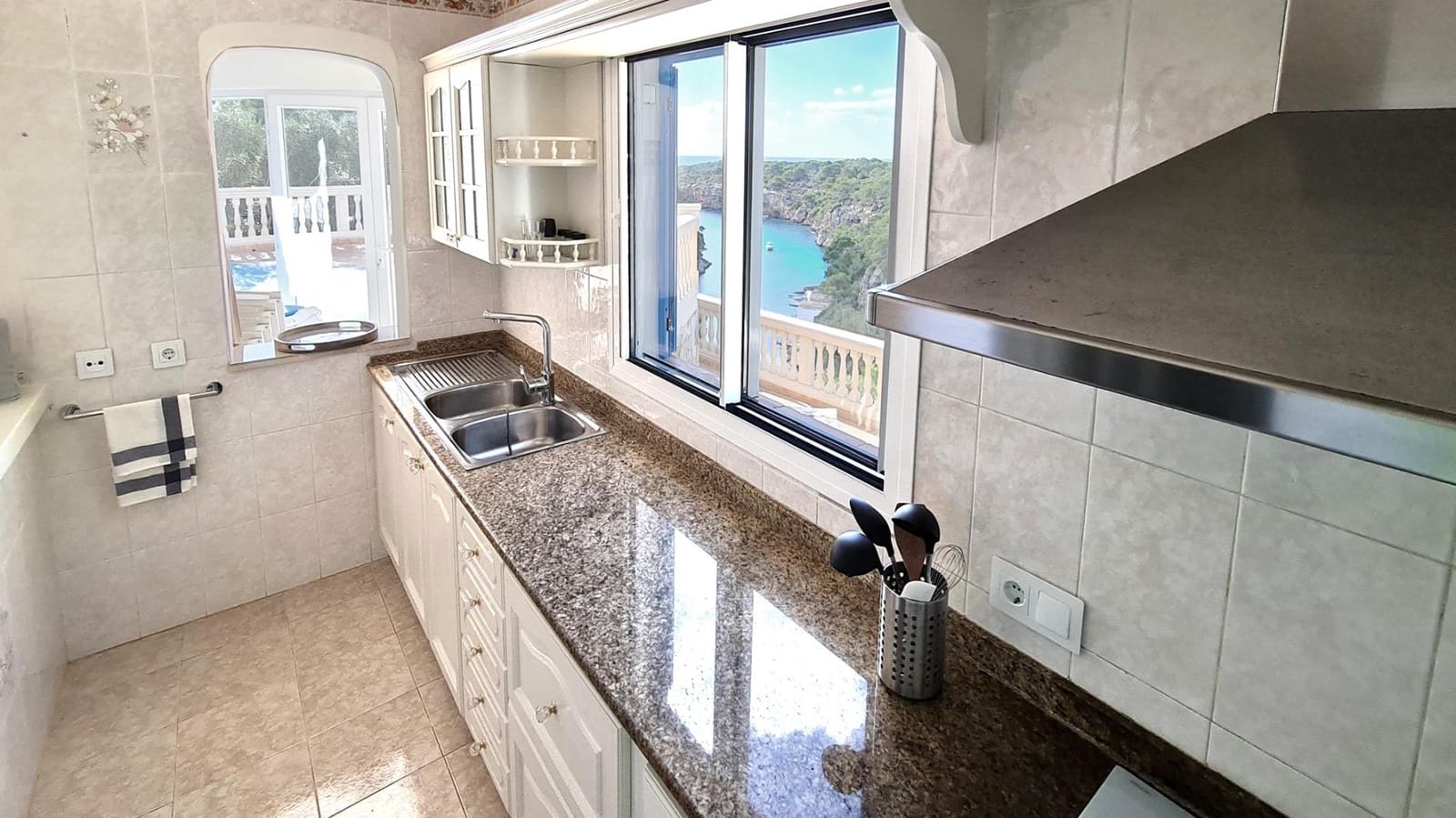 Chalet de 3 habitaciones en Cala Pi en venta con piscina - 2.490.000 € (Ref: 8869727)