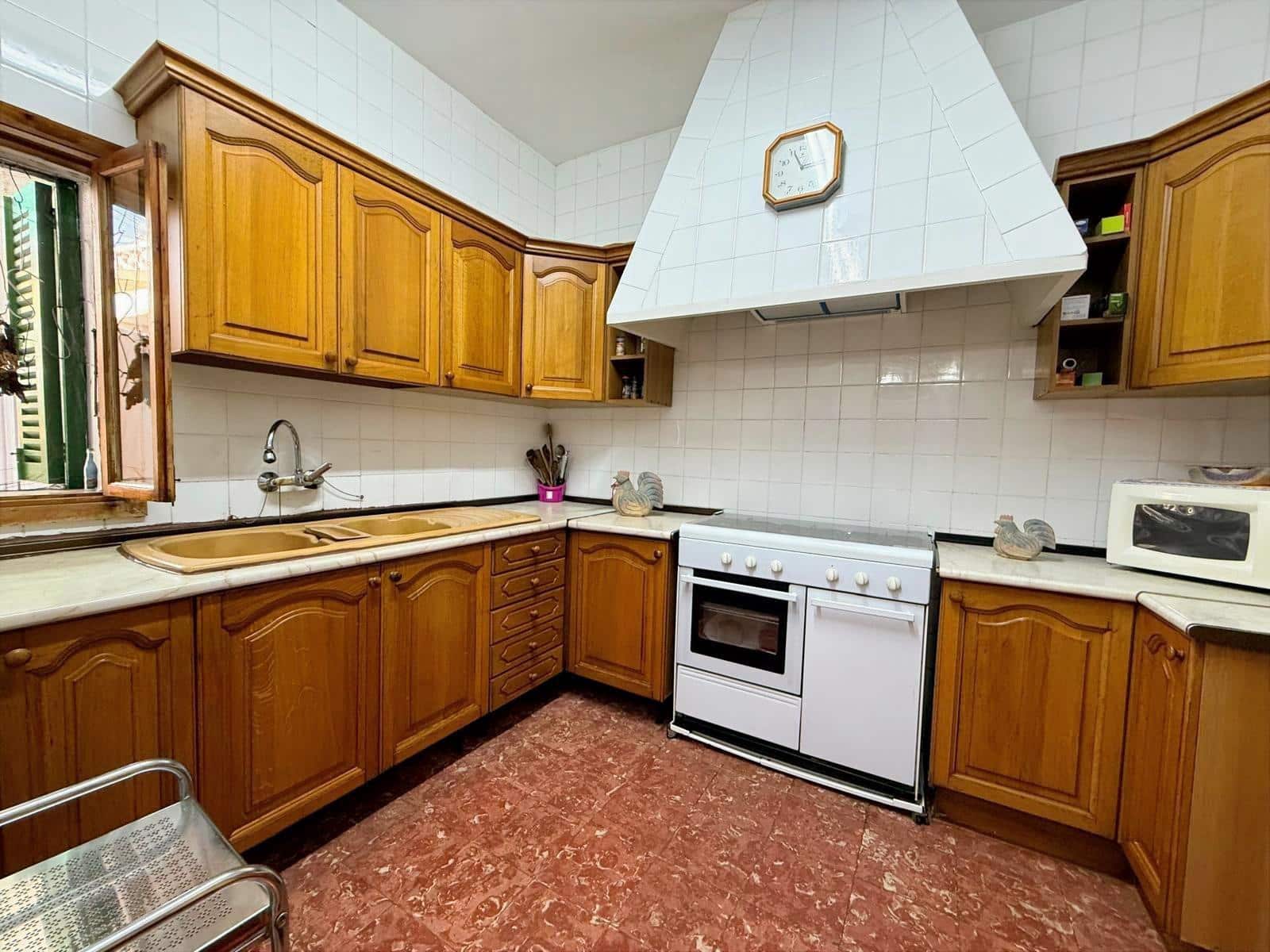 4 bedroom Townhouse for sale in Palma de Mallorca with garage - € 640,000 (Ref: 9191051)