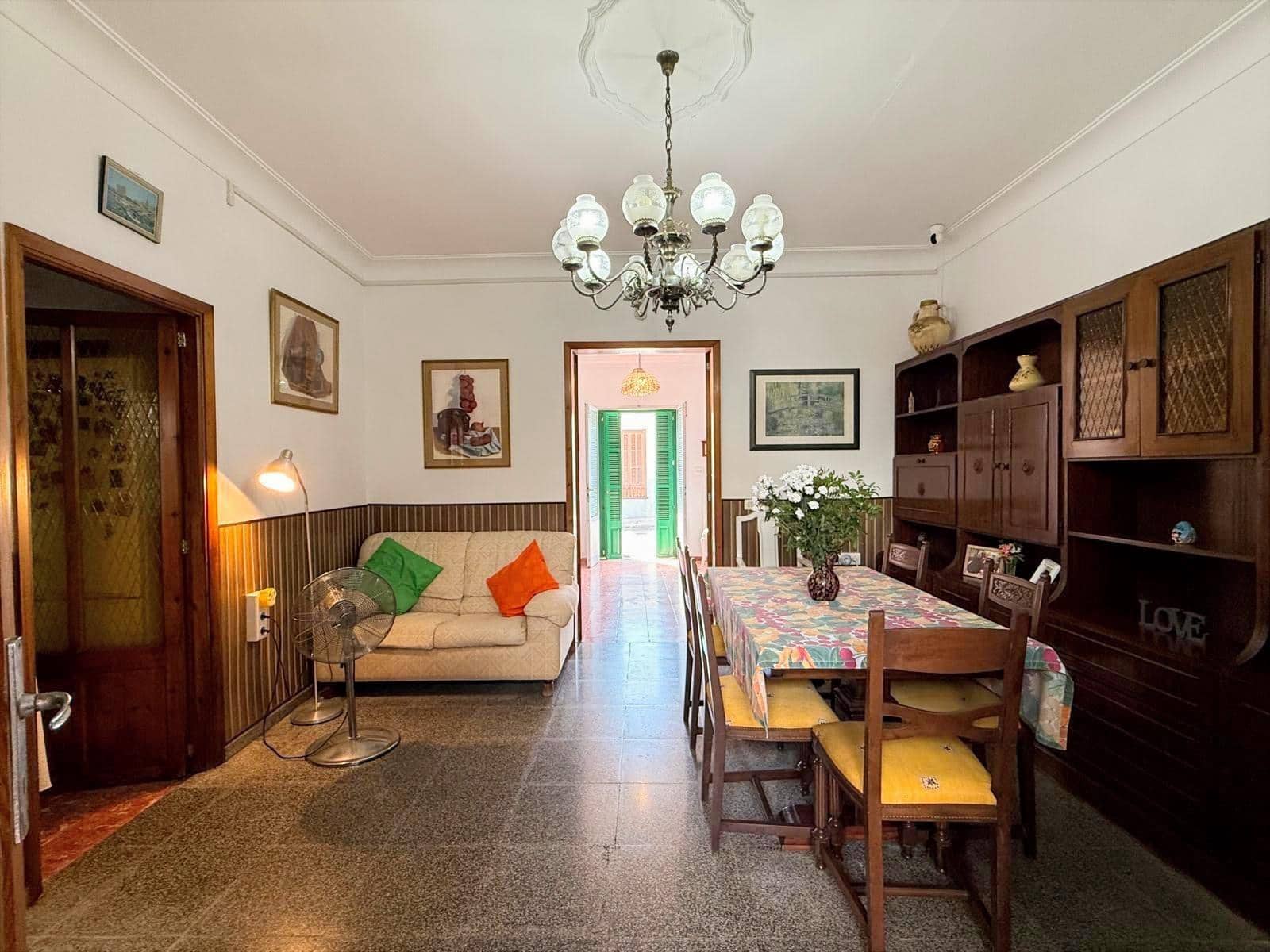 4 bedroom Townhouse for sale in Palma de Mallorca with garage - € 575,000 (Ref: 9191051)