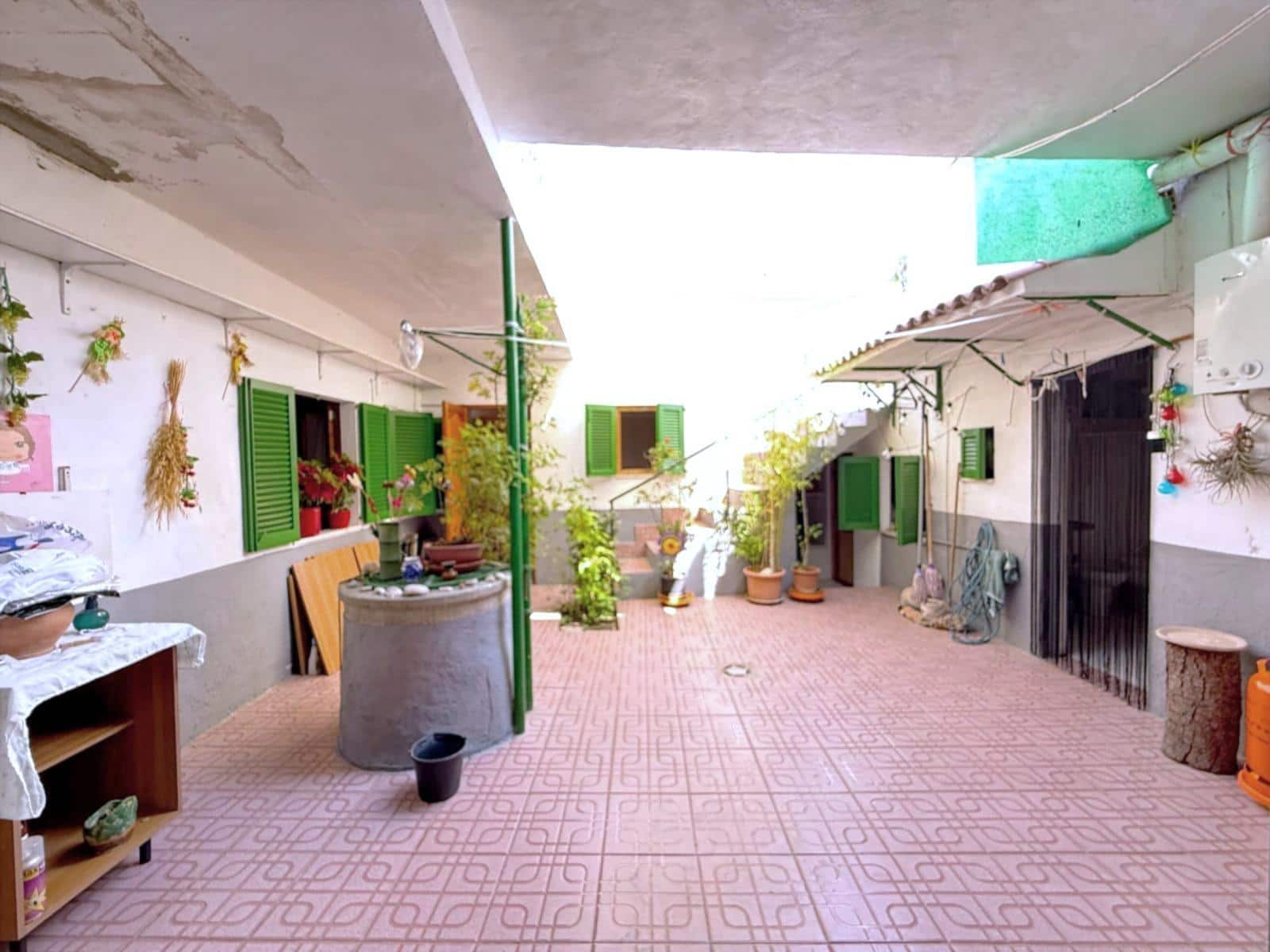 4 bedroom Townhouse for sale in Palma de Mallorca with garage - € 575,000 (Ref: 9191051)