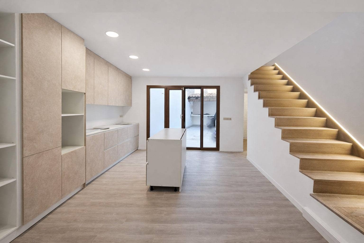 4 bedroom Townhouse for sale in Llucmajor - € 790,000 (Ref: 9282226)