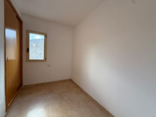 Appartement de 3 chambres à louer à Montuïri avec garage - 1 450 € (Ref: 9536289)