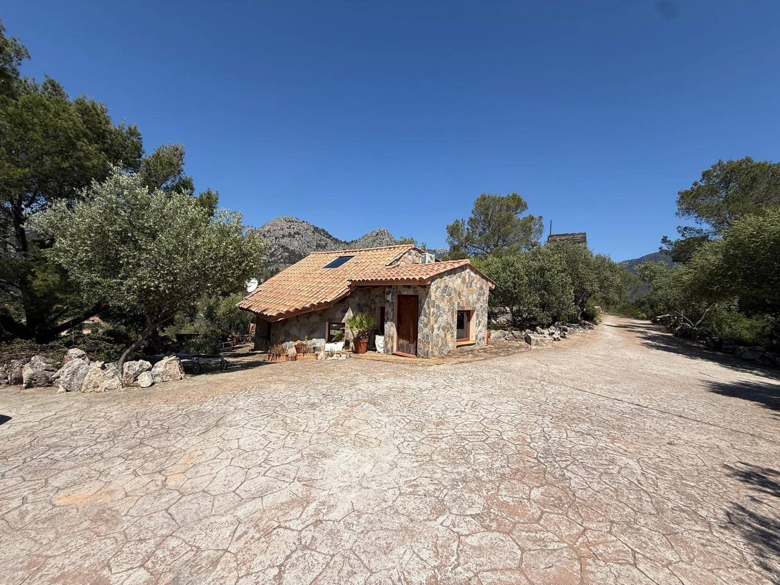 Finca/Country House for sale in Bunyola - € 2,650,000 (Ref: 9839273)