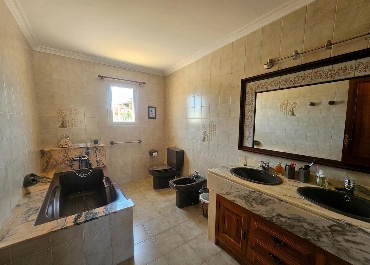 6 slaapkamer Villa te koop in Palma de Mallorca met zwembad garage - € 1.370.000 (Ref: 9934223)