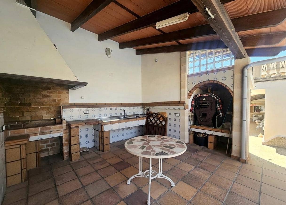 6 slaapkamer Villa te koop in Palma de Mallorca met zwembad garage - € 1.370.000 (Ref: 9934223)
