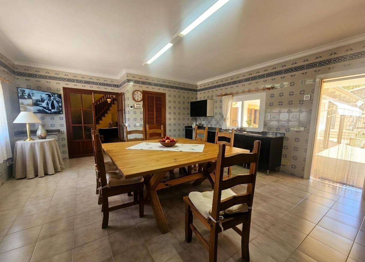 6 slaapkamer Villa te koop in Palma de Mallorca met zwembad garage - € 1.370.000 (Ref: 9934223)