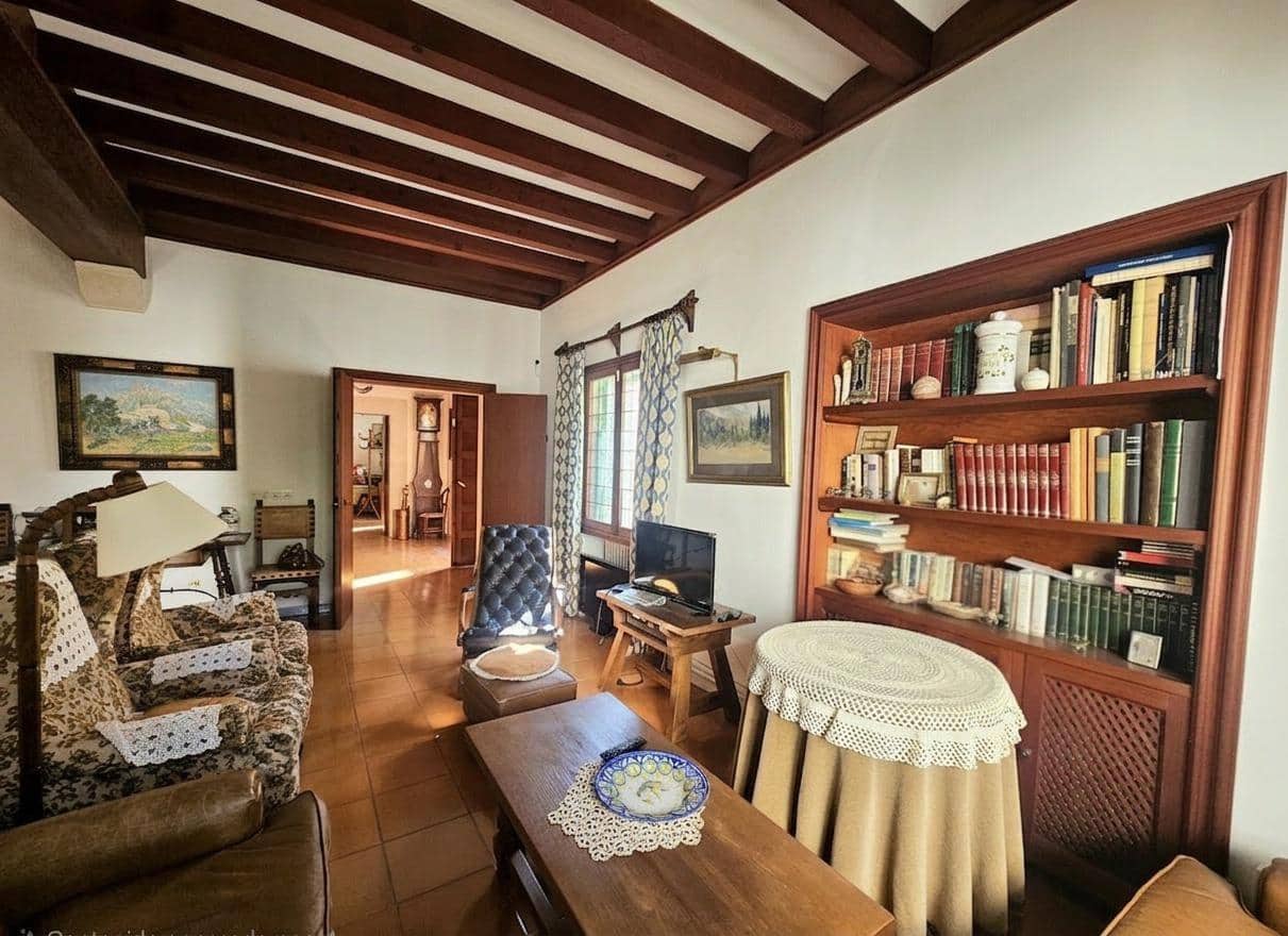5 slaapkamer Huis te koop in Llucmajor met garage - € 1.000.000 (Ref: 9945734)