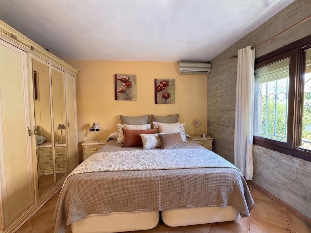 6 bedroom Villa for sale in Palmanova with pool - € 1,590,000 (Ref: 9970620)