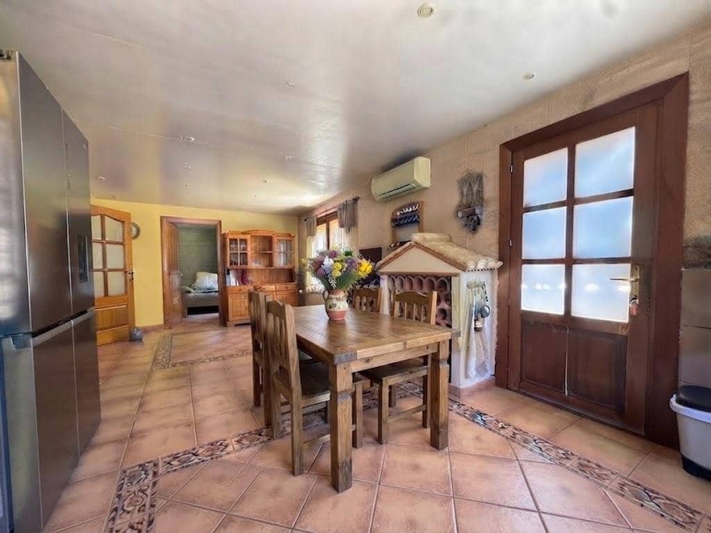 6 bedroom Villa for sale in Palmanova with pool - € 1,590,000 (Ref: 9970620)