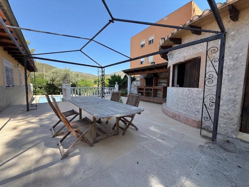 6 bedroom Villa for sale in Palmanova with pool - € 1,590,000 (Ref: 9970620)