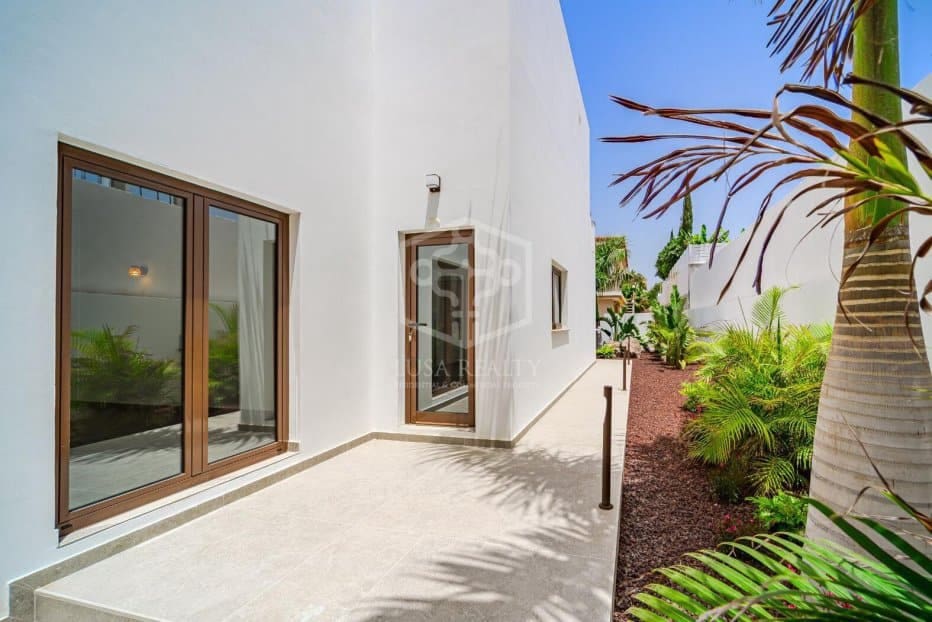 5 soveværelse Villa til salg i Adeje med swimmingpool garage - € 3.190.000 (Ref: 10031234)