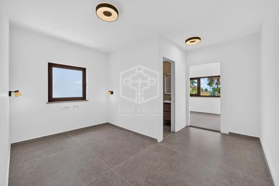 5 soveværelse Villa til salg i Adeje med swimmingpool garage - € 3.190.000 (Ref: 10031234)