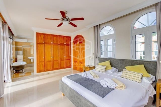 4 chambre Villa/Maison à vendre à Playa de Fañabé Alto, Adeje avec piscine garage - 2 060 000 € (Ref: 10031235)