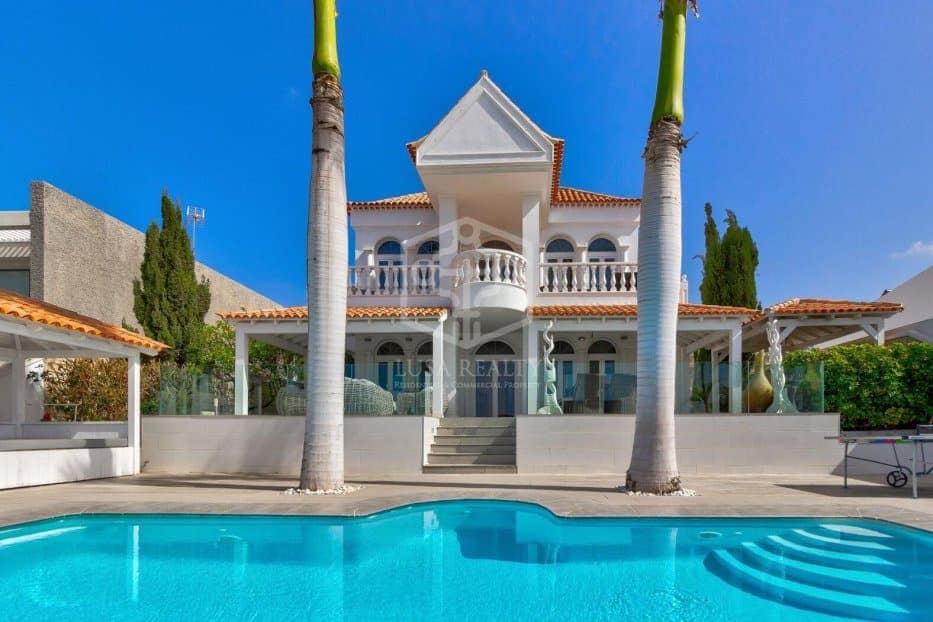 4 chambre Villa/Maison à vendre à Adeje avec piscine garage - 2 060 000 € (Ref: 10031235)