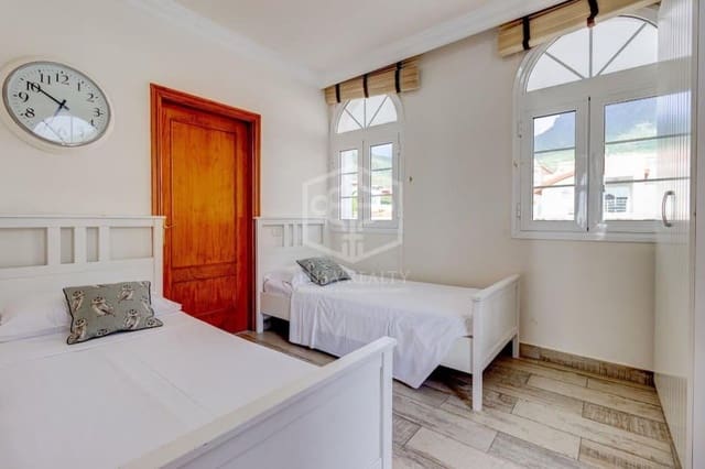 4 chambre Villa/Maison à vendre à Playa de Fañabé Alto, Adeje avec piscine garage - 2 060 000 € (Ref: 10031235)