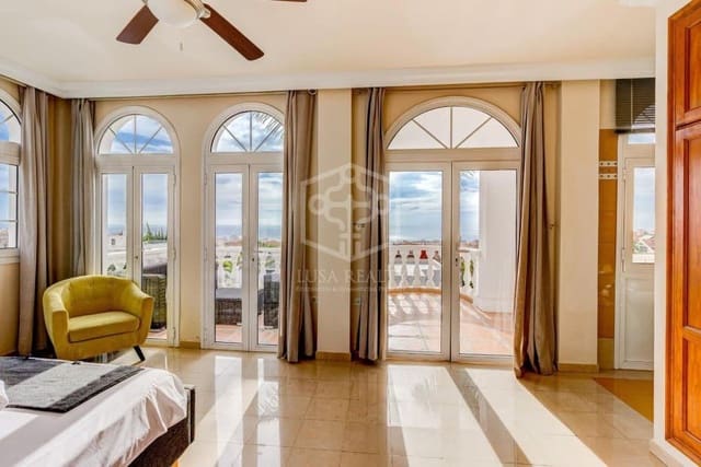 4 chambre Villa/Maison à vendre à Playa de Fañabé Alto, Adeje avec piscine garage - 2 060 000 € (Ref: 10031235)