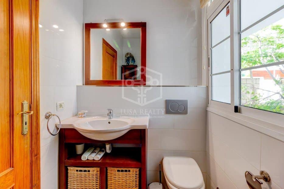 4 chambre Villa/Maison à vendre à Adeje avec piscine garage - 2 060 000 € (Ref: 10031235)