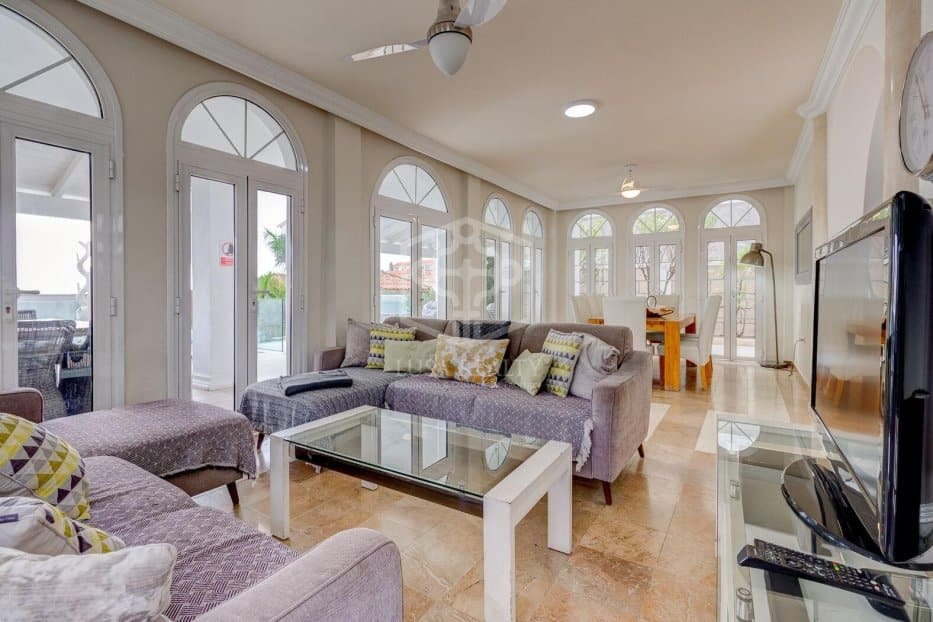 4 chambre Villa/Maison à vendre à Adeje avec piscine garage - 2 060 000 € (Ref: 10031235)