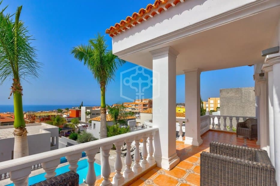 4 chambre Villa/Maison à vendre à Adeje avec piscine garage - 2 060 000 € (Ref: 10031235)