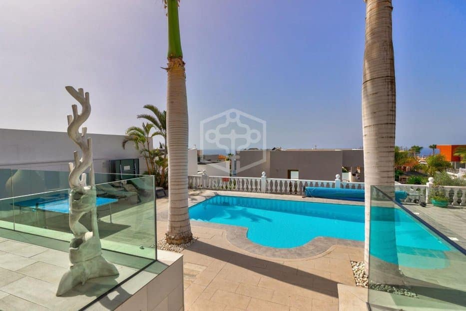 4 chambre Villa/Maison à vendre à Adeje avec piscine garage - 2 060 000 € (Ref: 10031235)