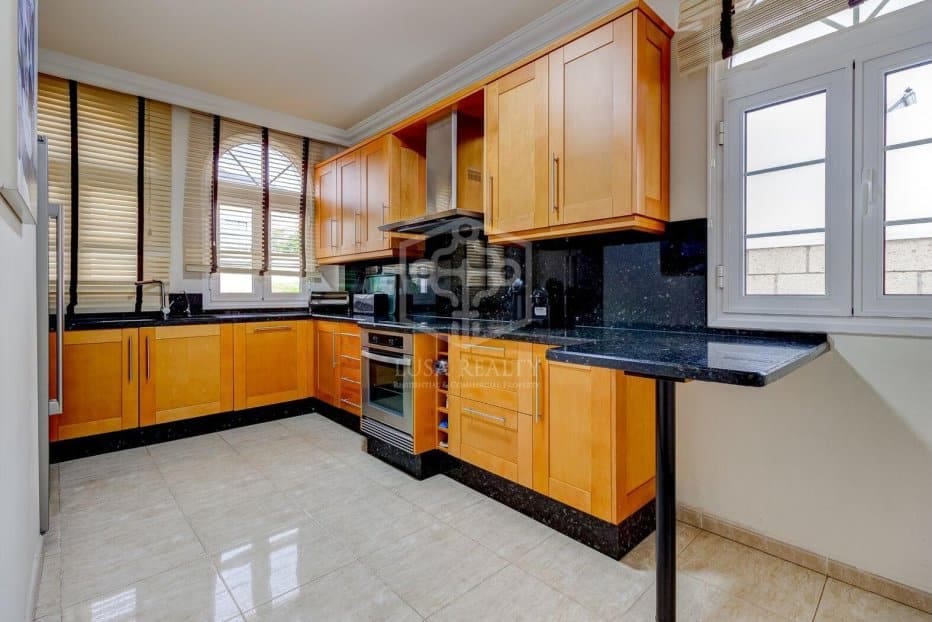 4 chambre Villa/Maison à vendre à Adeje avec piscine garage - 2 060 000 € (Ref: 10031235)