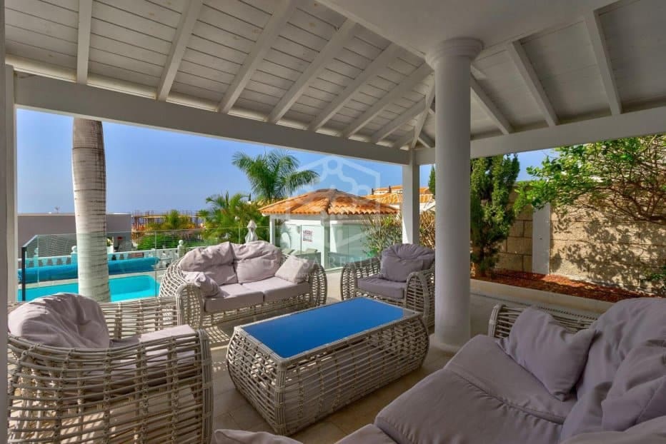 4 chambre Villa/Maison à vendre à Adeje avec piscine garage - 2 060 000 € (Ref: 10031235)