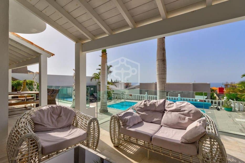 4 chambre Villa/Maison à vendre à Adeje avec piscine garage - 2 060 000 € (Ref: 10031235)
