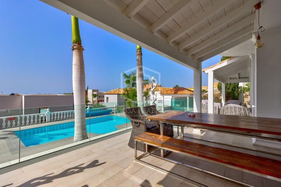 4 chambre Villa/Maison à vendre à Adeje avec piscine garage - 2 060 000 € (Ref: 10031235)