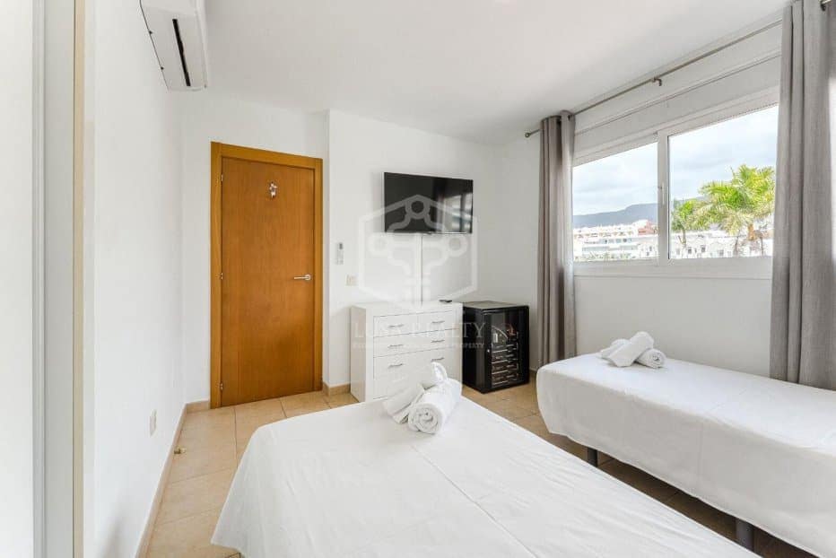 Företag till salu i Adeje - 2 200 000 € (Ref: 10040243)