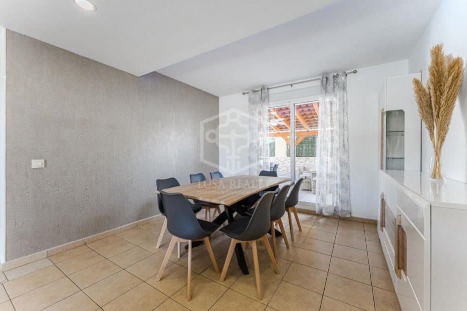 Företag till salu i Adeje - 2 200 000 € (Ref: 10040243)