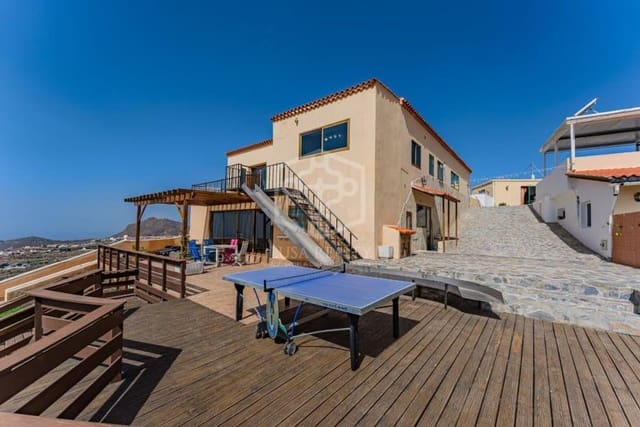 6 makuuhuone Huvila myytävänä paikassa San Miguel de Abona mukana uima-altaan - 820 000 € (Ref: 10040245)