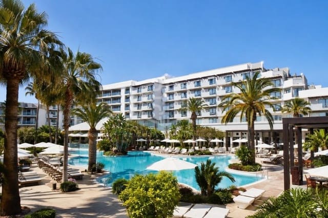 200 slaapkamer Hotel te koop in Alicante stad met zwembad garage - € 31.600.000 (Ref: 10044262)