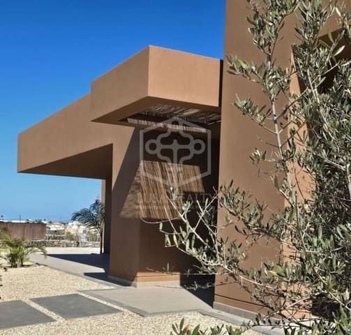 3 sovrum Villa till salu i Lajares, La Oliva med pool garage - 1 850 000 € (Ref: 10077360)