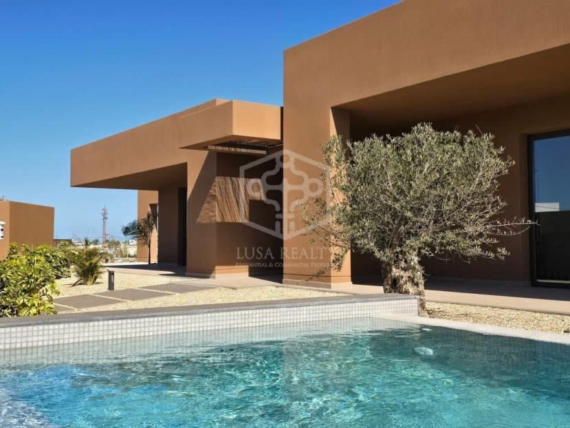 3 sovrum Villa till salu i Lajares med pool garage - 1 850 000 € (Ref: 10077360)
