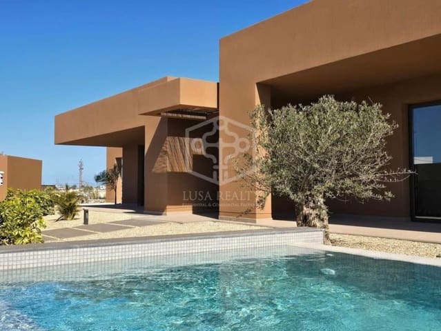 3 sovrum Villa till salu i Lajares, La Oliva med pool garage - 1 850 000 € (Ref: 10077360)