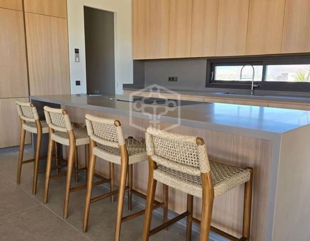3 sovrum Villa till salu i Lajares, La Oliva med pool garage - 1 850 000 € (Ref: 10077360)