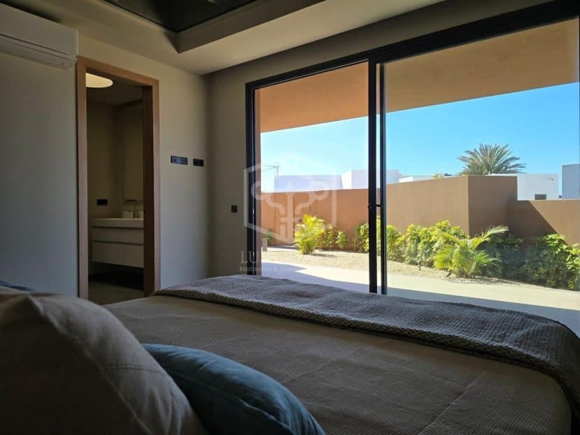 3 sovrum Villa till salu i Lajares med pool garage - 1 850 000 € (Ref: 10077360)