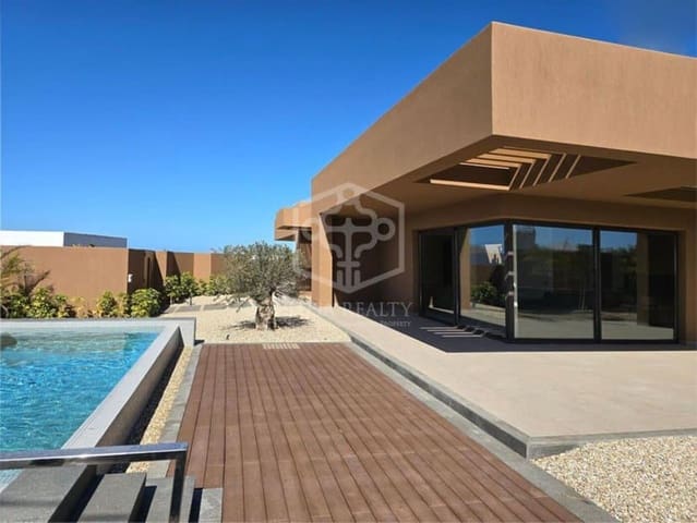 3 sovrum Villa till salu i Lajares, La Oliva med pool garage - 1 850 000 € (Ref: 10077360)