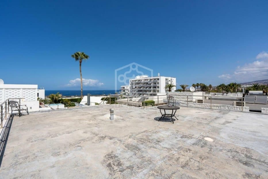 2 Zimmer Villa zu verkaufen in Adeje mit Pool Garage - 995.000 € (Ref: 10077361)