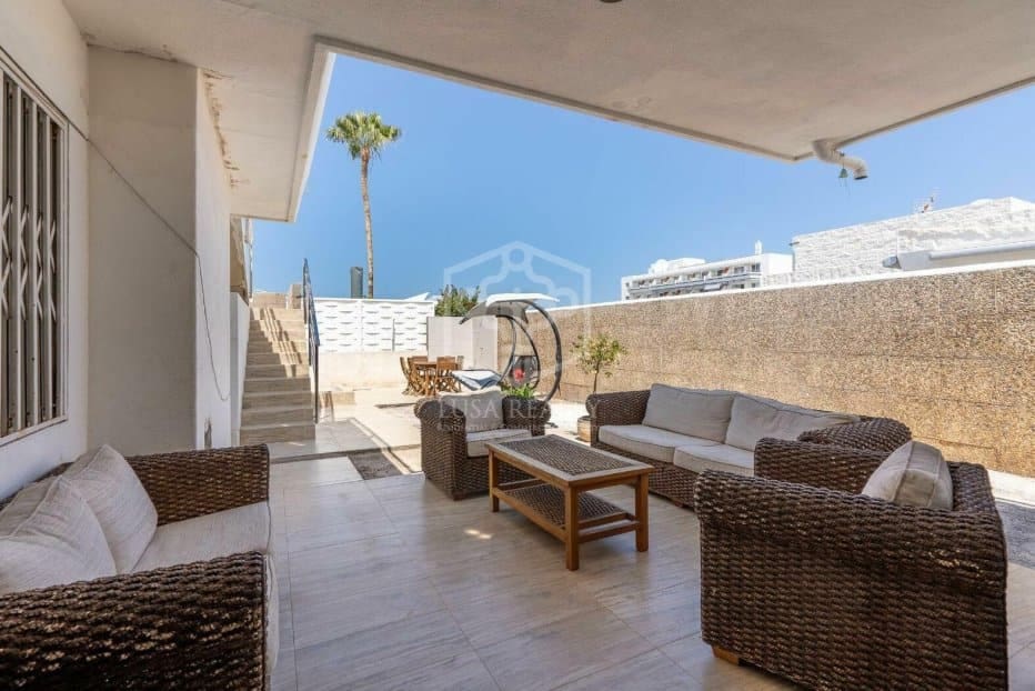 2 Zimmer Villa zu verkaufen in Adeje mit Pool Garage - 995.000 € (Ref: 10077361)